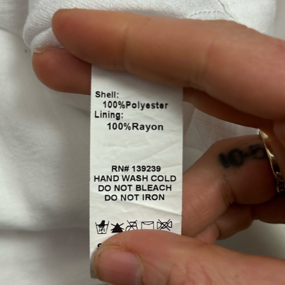 DO+BE I Kambria White Embroidered Tie-Front Top Small - Picture 9 of 10